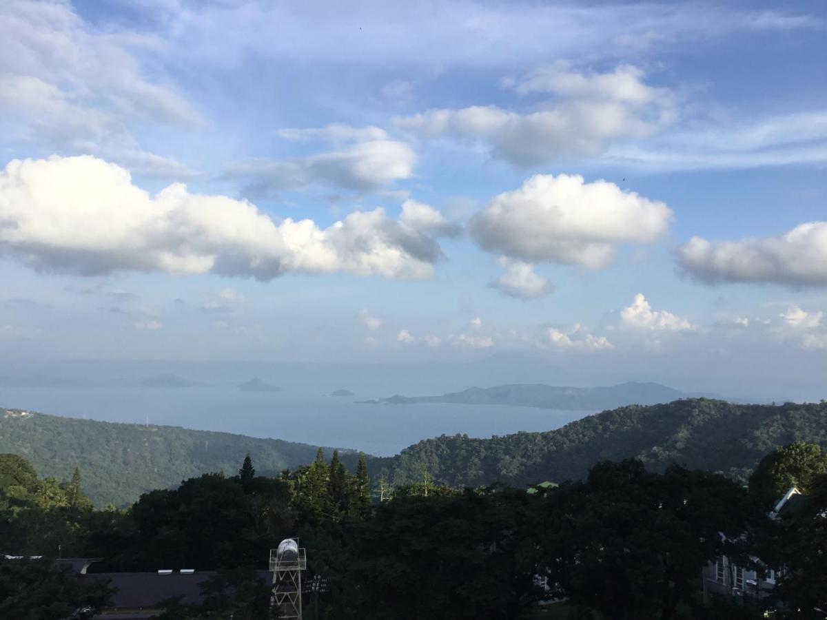 Condominium With Swimming Pool And Viewing Deck Tagaytay City ภายนอก รูปภาพ