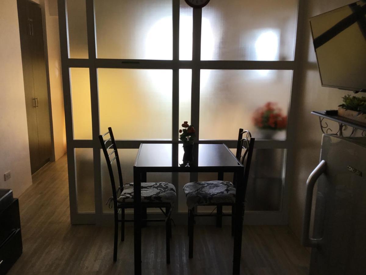 Condominium With Swimming Pool And Viewing Deck Tagaytay City ภายนอก รูปภาพ