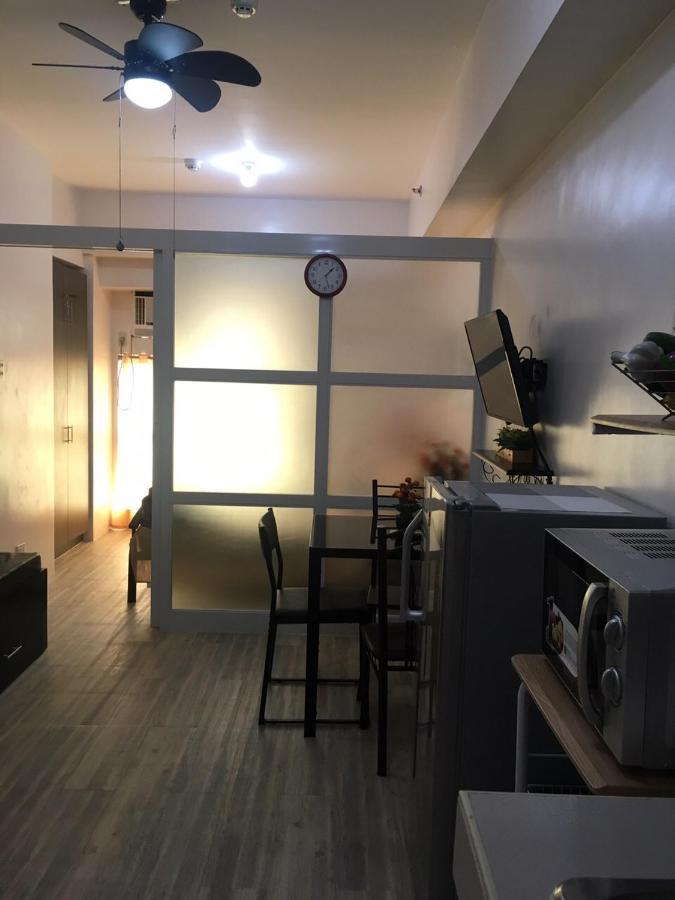 Condominium With Swimming Pool And Viewing Deck Tagaytay City ภายนอก รูปภาพ