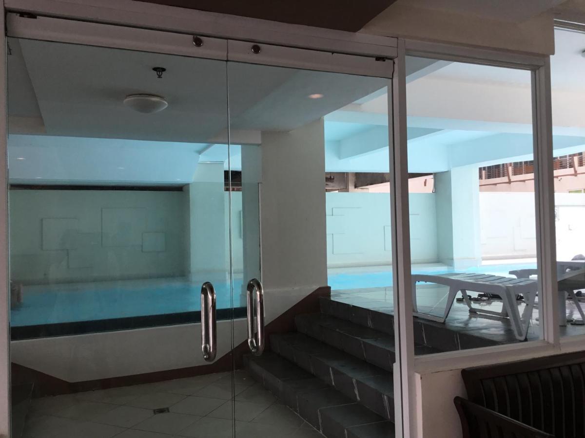 Condominium With Swimming Pool And Viewing Deck Tagaytay City ภายนอก รูปภาพ